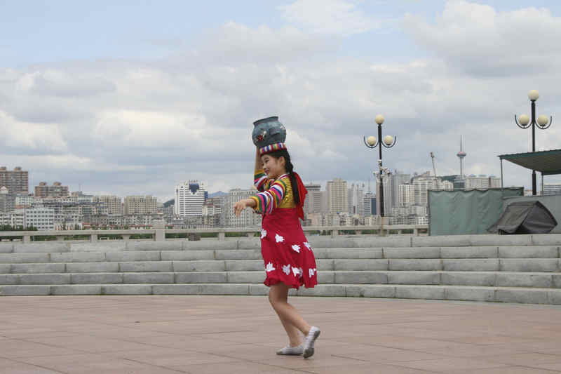 Sinuiju Outdoor Performance