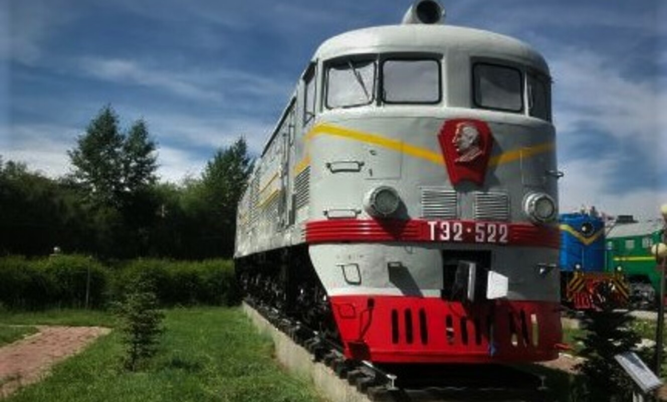Large stalin train  %282%29