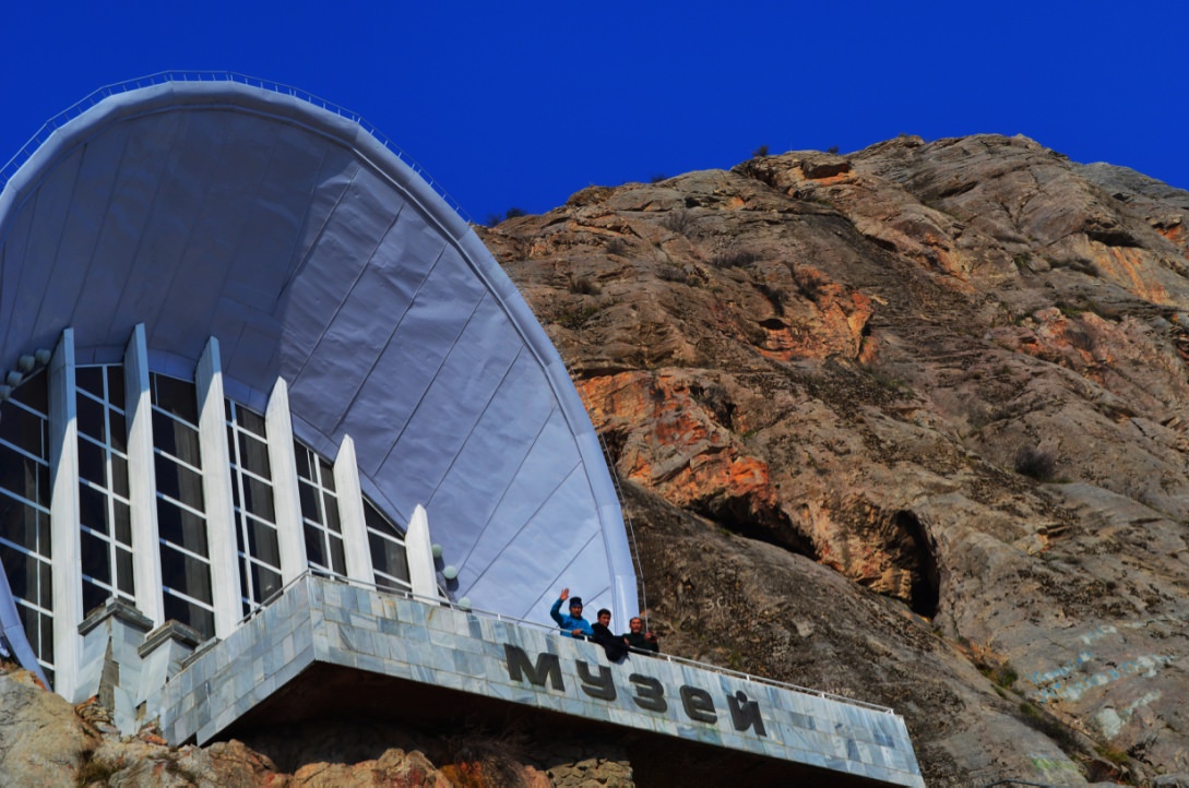 Ichki kiyimdagi kotiblarning videolari